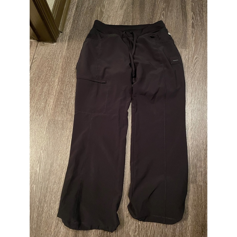 Cherokee Infinity size small petite scrub